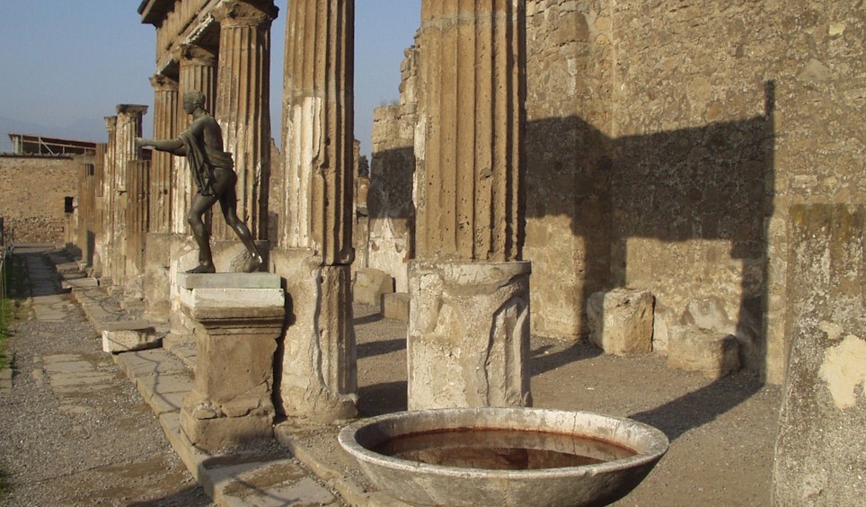 building-old-wall-pool-statue-column-1160488-pxhere.com